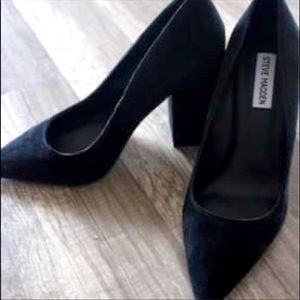 Steve Madden Suede Pumps